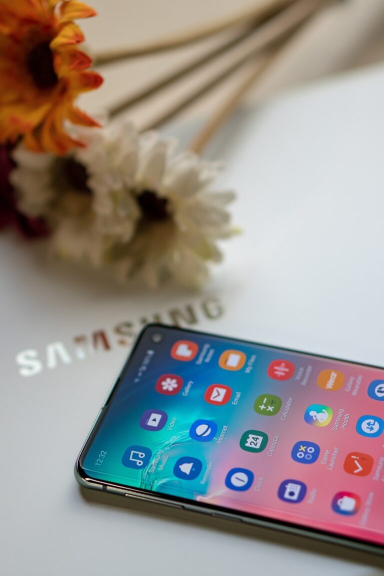 samsung-galaxy-s30-redefining-the-mobile-experience