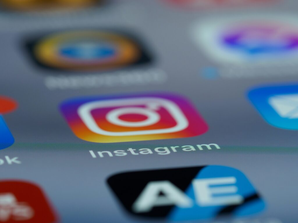 How AI Can Help You Create Viral Instagram Posts for Free
